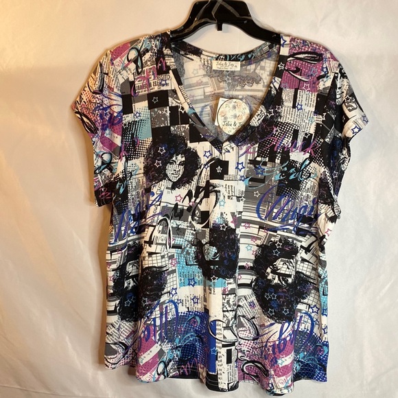 COPY - V Neck Graphic Top by Jolie & Joy Size 1x - Picture 1 of 5